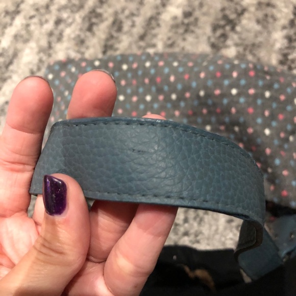 Small Target purse-blue grey with cameo detail - Picture 3 of 7